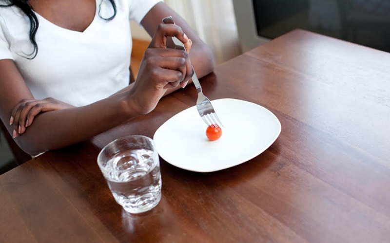 Tatizo la Kujihisi Mnene na Kukosa Hamu ya Kula (Anorexia nervosa)