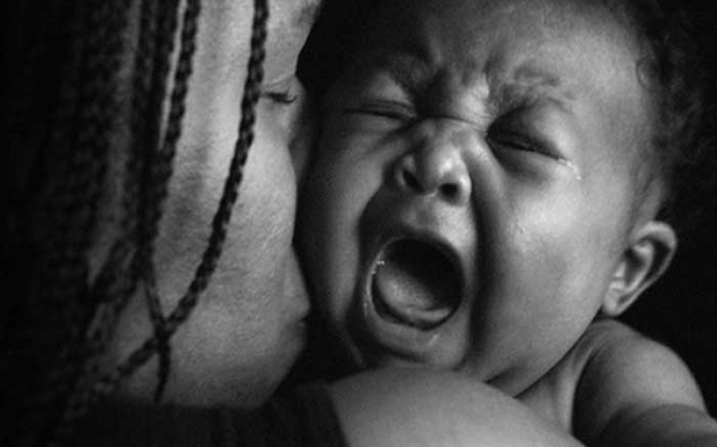 Je,ni nini cha kufanya mtoto mchanga anapolia?